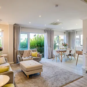 A Silvertide Apartment Cape Town